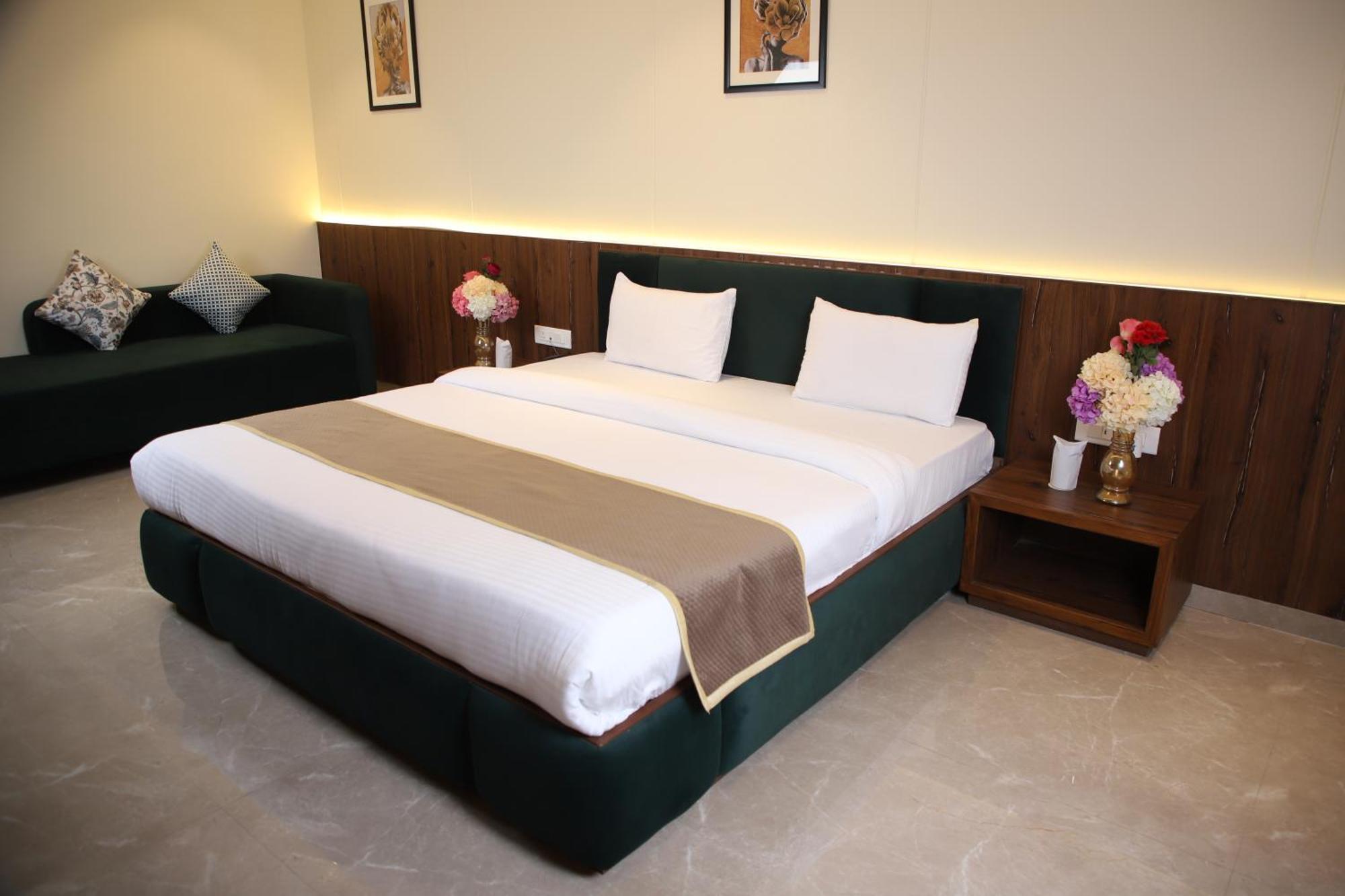 Pink Villa Boutique Hotel 密拉特 外观 照片