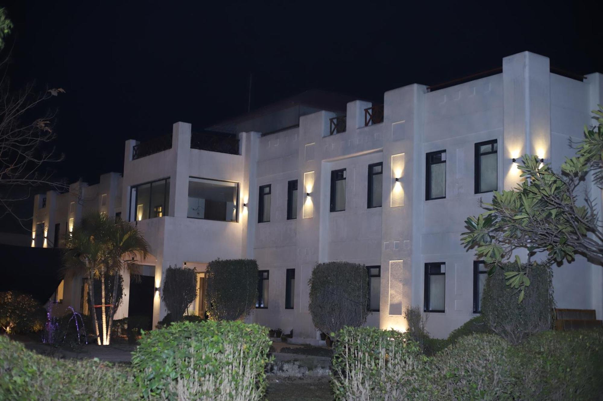 Pink Villa Boutique Hotel 密拉特 外观 照片